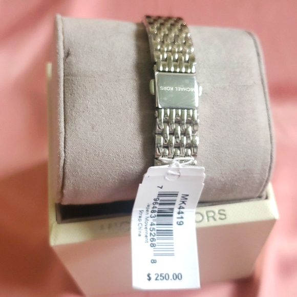 SOLD OUT!! Michael Kors Maisie MK4419 - Picture 7 of 9